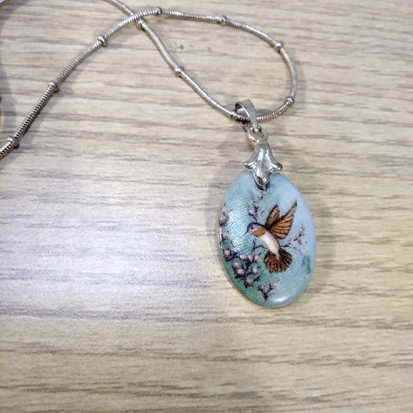 VINTAGE NECKLACE Cottagecore Floral Bird Silvertone Blue - Picture 5 of 5